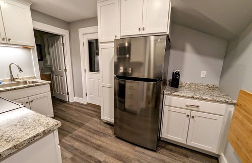 Manchester Apartment | Cozy downtown Manchester 1-bedroom apartment
