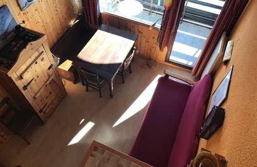Montgenevre Apartment | Cozy duplex for 6, ski-in/ski-out, balcony, pets allowed