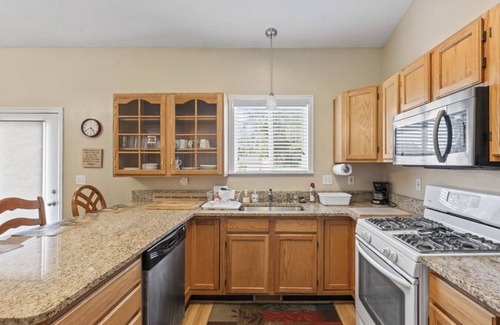 Ogden House | Cozy Duplex Gem| Mins to Downtown + Ski Resorts