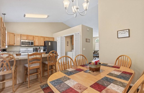 Ogden House | Cozy Duplex Gem| Mins to Downtown + Ski Resorts