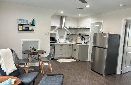 East Lake Apartment | Cozy East Lake Carriage House - Close To Everything