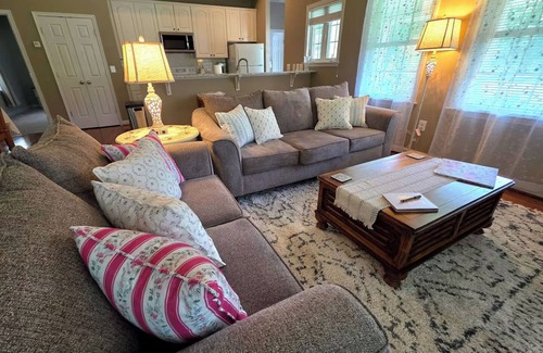 George Washington Cottage | Cozy English Style Cottage In Fredericksburg With Use Of Our Pool!
