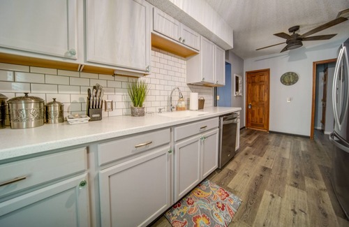 Erie Cottage | Cozy Erie Vacation Rental w/Patio & Seasonal Pool