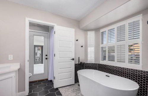 Alta Mesa Community Association Apartment | Cozy Exquisite Golf Course Home in Alta Mesa