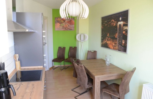 Dolitz Apartment | Cozy family apartment near Agra Park and the lakes for up to 9 people