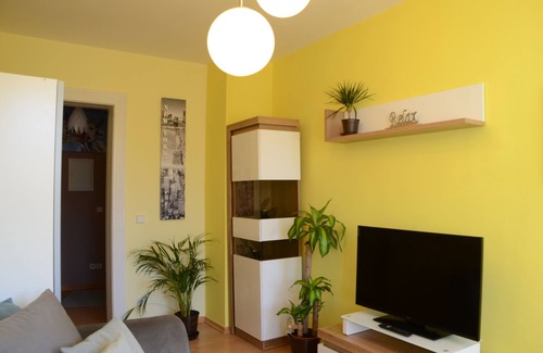 Dolitz Apartment | Cozy family apartment near Agra Park and the lakes for up to 9 people