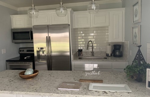 Ardmore House | Cozy family bungalow perfect for a couple or family of four