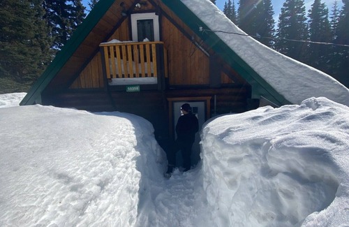 Fort St. John Cabin | Cozy Family Cabin at Powder King Resort