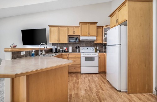 Lethbridge House | Cozy family friendly home in west Lethbridge