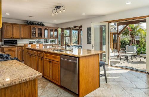 Olde Carlsbad House | Cozy Family Getaway home