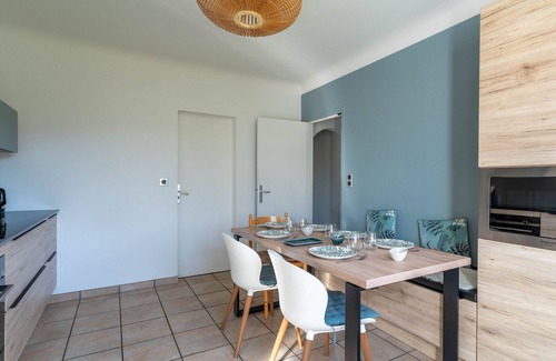 Parentis-en-Born House | Cozy Family Home in Parentis-en-Born: 3BR, WiFi, Large Garden, Near Beach & Lake