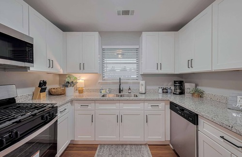 Spring Branch East House | Cozy Family Stay with BBQ & Wi-Fi Near Houston