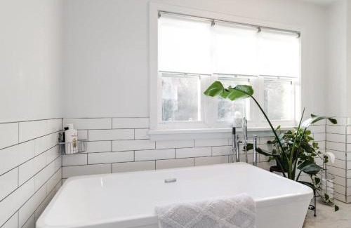 Prince Edward House | Cozy family waterfront retreat recently renovated