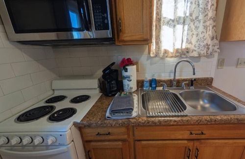 Hammondsport Cottage | Cozy Farm Stay Near Keuka Lake/No Cleaning Fee/Pet Friendly/Wi-Fi + More!