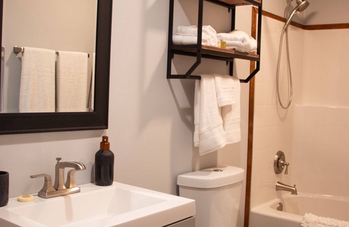 Buckley Other | Cozy Farm stay on 70 acres,Pet Friendly, farm animals,close to mount Rainer
