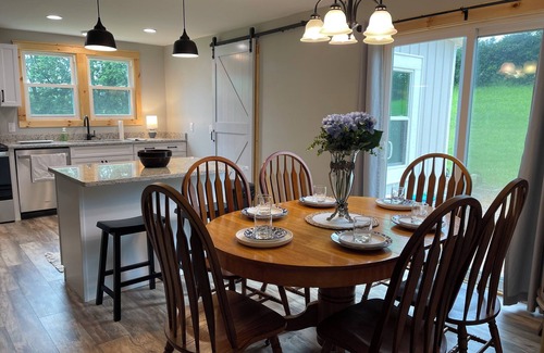 Paris Other | Cozy farmhouse family friendly with fire pit and grill, within hour to Keeneland