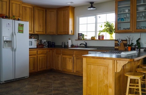 Monroe House | Cozy Farmhouse Inn located off I-70 in the beautiful Sevier Valley