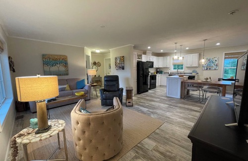 Hatfield Other | Cozy Farmhouse Retreat: Birdwatch & Stargaze 2hrs from KC & DSM