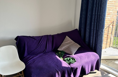 East Ham Apartment | Cozy Flat in East London Close to Central