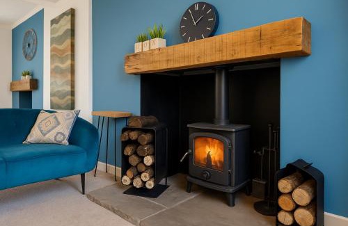 Port Talbot House | Cozy Forest Retreatlog Burnerdog Friendly