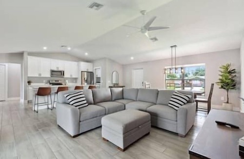 San Carlos Park House | Cozy Fort Myers home minutes from RSW/FGCU!