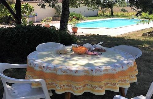 Monfort House | Cozy French Escape in Monfort
