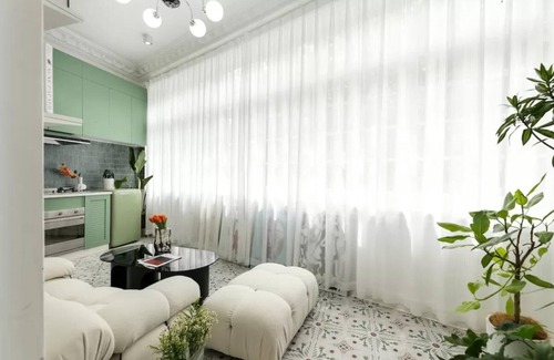 Huangpu Apartment | Cozy French-style 1-bedroom apartment walk to XinTianDi, HuaiHai Road