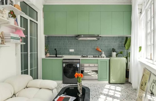 Huangpu Apartment | Cozy French-style 1-bedroom apartment walk to XinTianDi, HuaiHai Road