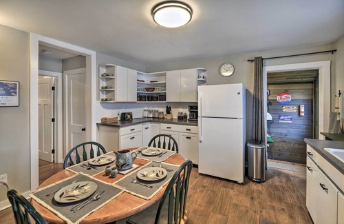 Fries House | Cozy Fries Escape w/Mountain & River Views!