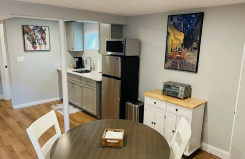 Arlington Apartment | Cozy fully renovated studio in fantastic Arlington with AC, private entrance