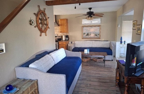 Eufaula House | Cozy Garden Cabin patio, pool, pets just two blocks to the lake and fishing dock
