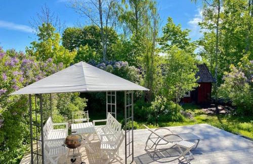 Broakulla Apartment | Cozy Garden Cottage