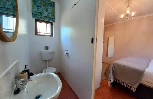 Grahamstown Apartment | Cozy Garden Cottage!