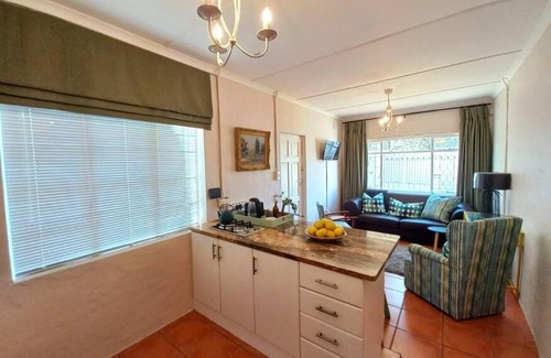 Grahamstown Apartment | Cozy Garden Cottage!