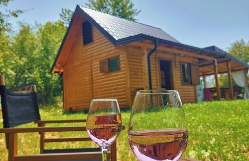 East Sarajevo Cottage | Cozy getaway house surrounded by forest and meadows