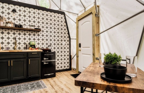 Robbins Cabin | Cozy Glamping Dome PERFECT for couples near Brimstone and Big South Fork