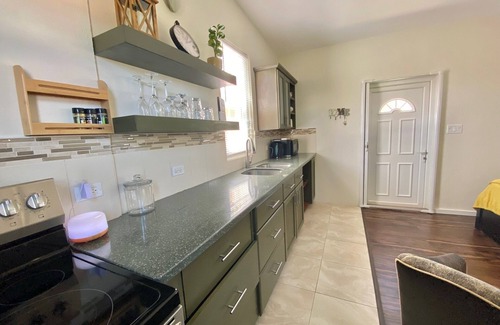 Hamilton Parish Cottage | Cozy Gombey Cottage