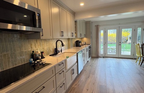 Pipes Cove House | Cozy Greenport village cottage