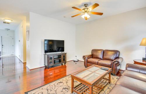 Greensboro House | Cozy Greensboro Townhome with Community Pool and Grill