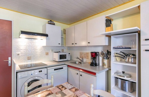 Esquieze-Sere Apartment | Cozy Ground Floor T2 Cabin for 6 with Balcony, WiFi, Parking, Near Ski Resorts & Amenities