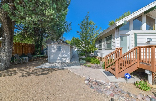 Nob Hill Cottage | Cozy Guesthouse in the Heart of Prescott!