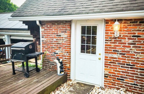 Granite House | Cozy Guesthouse in Woodstock, MD
