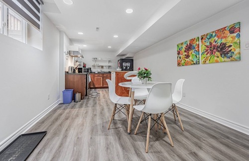 Whitby Apartment | Cozy Haven Retreat 2 Bed Basement