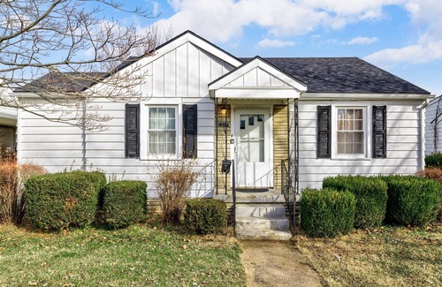 Henderson House | Cozy Henderson House Close to Downtown Henderson
