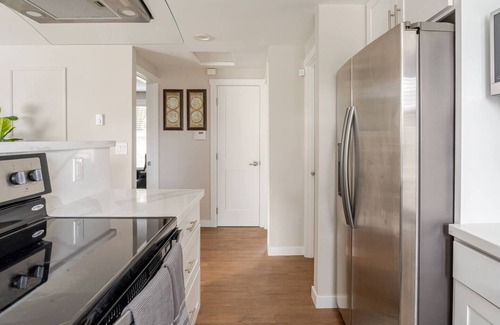 Bryn Mawr-Skyway House | Cozy hidden gem, 2-bedroom house minutes from Seattle. Home away from home