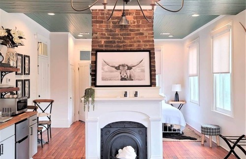 Old East Hill Apartment | Cozy Historic Home | Suite 4