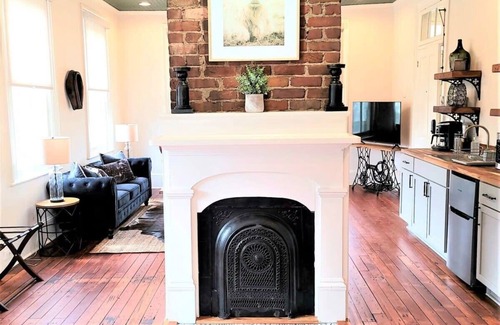 Old East Hill Apartment | Cozy Historic Home | Suite 4