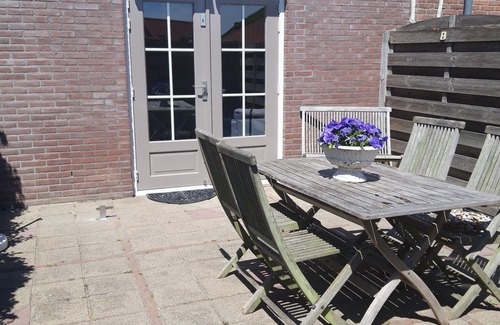 Westkapelle Apartment | Cozy holiday apartment 100 m from the dike and the beach
