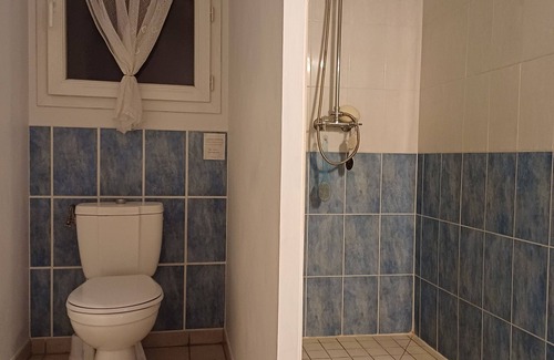 Benest House | Cozy holiday home, large garden, pets welcome!