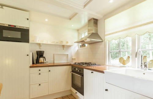 Municipality of Baarn House | Cozy Holiday Home near Forest in Baarn